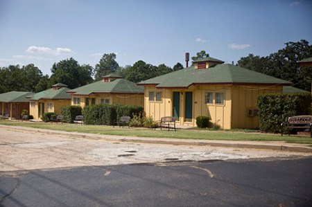 Lincoln motel bungalows